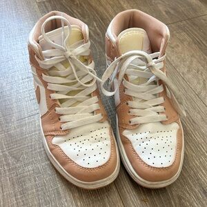 Nike Jordan’s High-Top Sneakers - White and Tan
